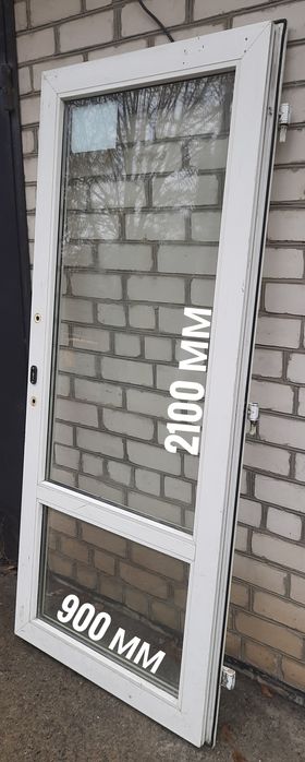 Дверь пластиковая (без коробки)