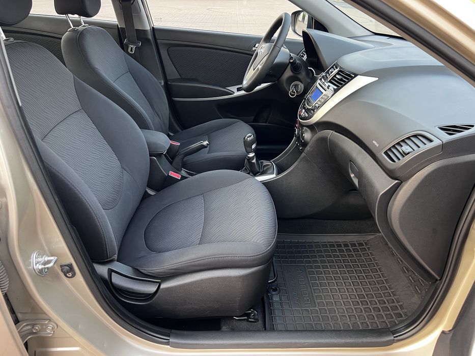 Hyundai Accent 1.6 2012
