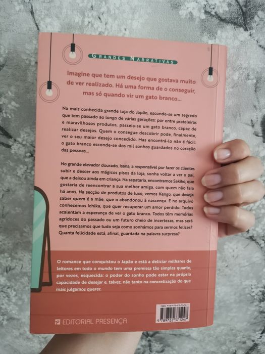 Livro Quando vires um Gato Branco de Saki Murayama
