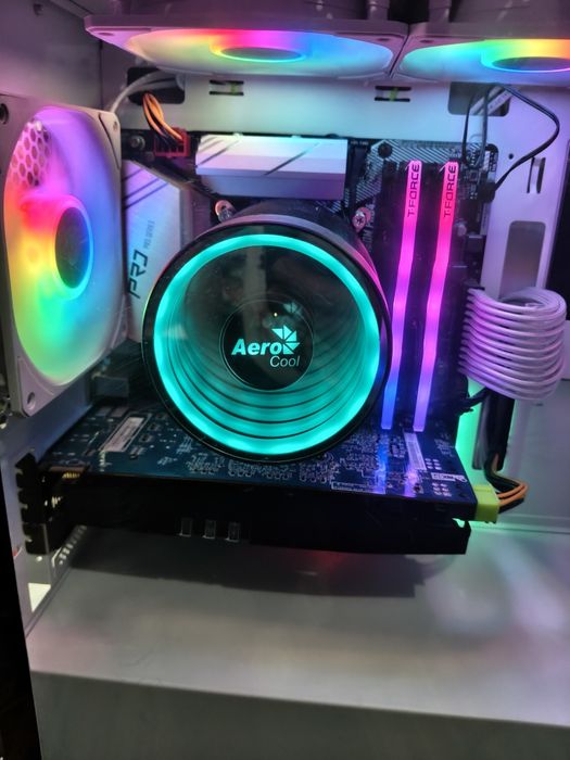 Vendo torre branca.bem estimada