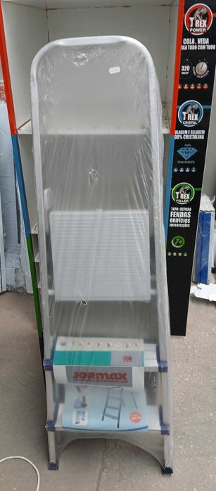 Escadote Jormax em alumínio 3 degraus - novo