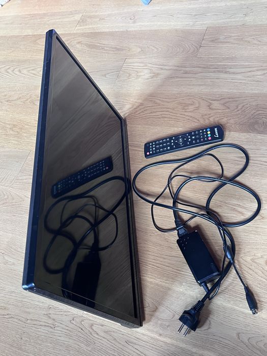 TELEWIZOR 24” 12V 230V do kampera