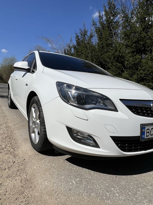 Продам Opel astra J