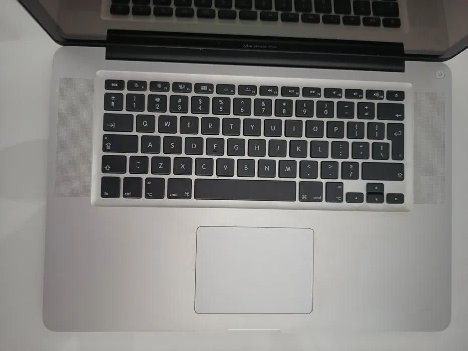 MacBook Pro 15' A1286 i7 8Gb ram 256 Gb ssd zasilacz