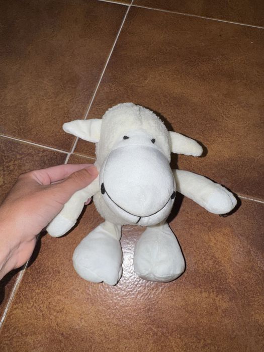 Peluche ovelha branca