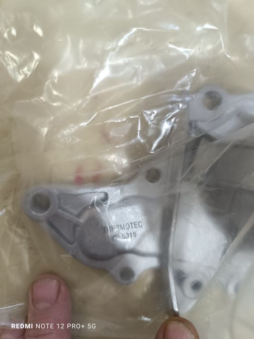 Насос охолоджуючої рідини помпа THERMOTEC D12046TT  TOYOTA GEEIY MK, C