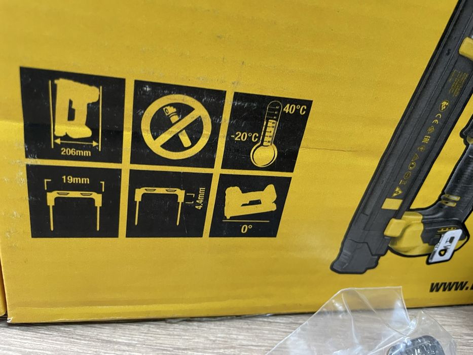 DeWalt DCN701/акцмуляторний степлер деволт