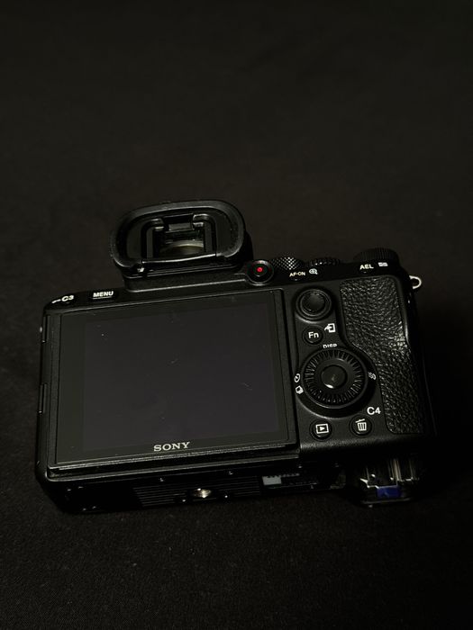 Sony a7iii - Full Frame (com GRIP)