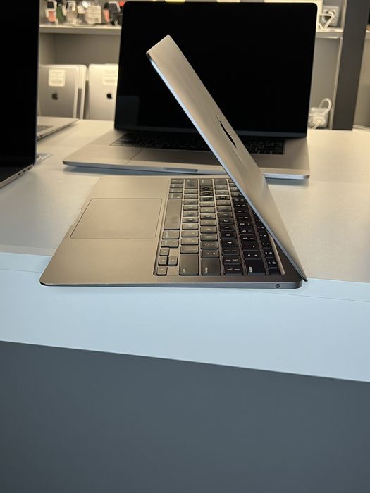 Ноутбук MacBook Air 13” 2020 М1 16 ОЗУ, 256 SSD стан 8,5/10 88754