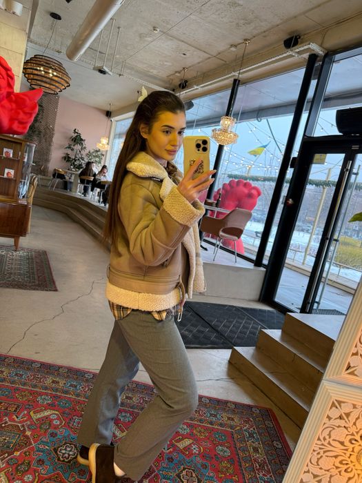 Стильна тепла дублянка Stradivarius, демісезон