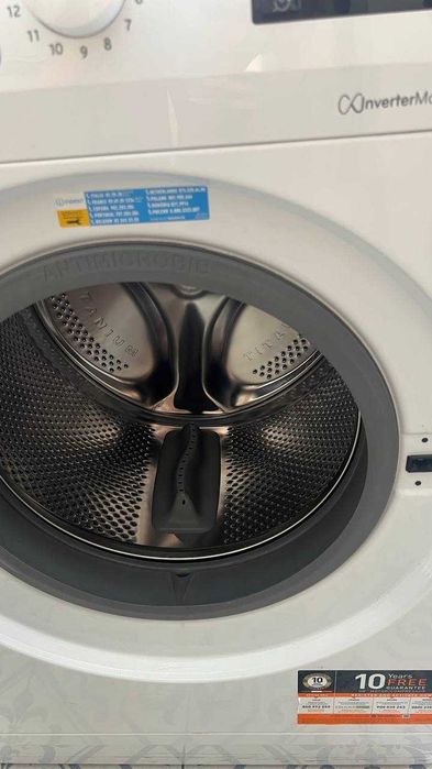 Máquina de lavar roupa Indesit Innex — excelente estado — 2,5 anos