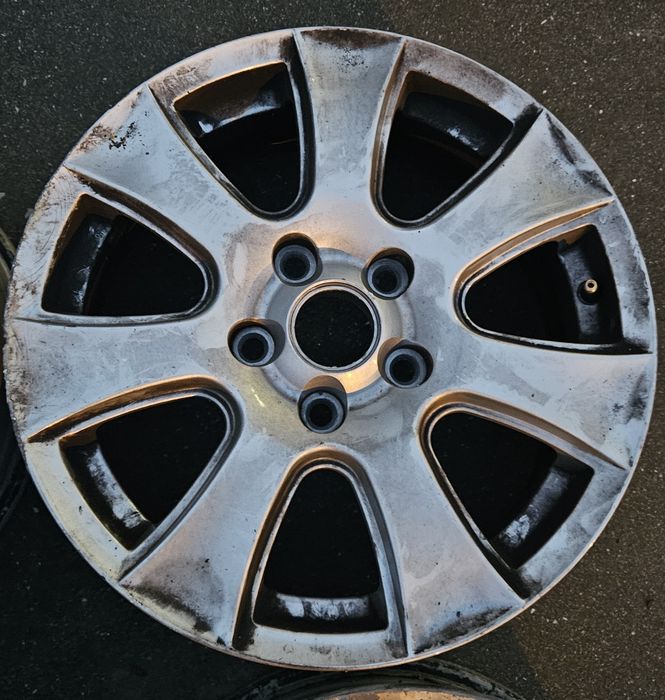 Jantes Toyota Auris (2008) R16 5x114.3