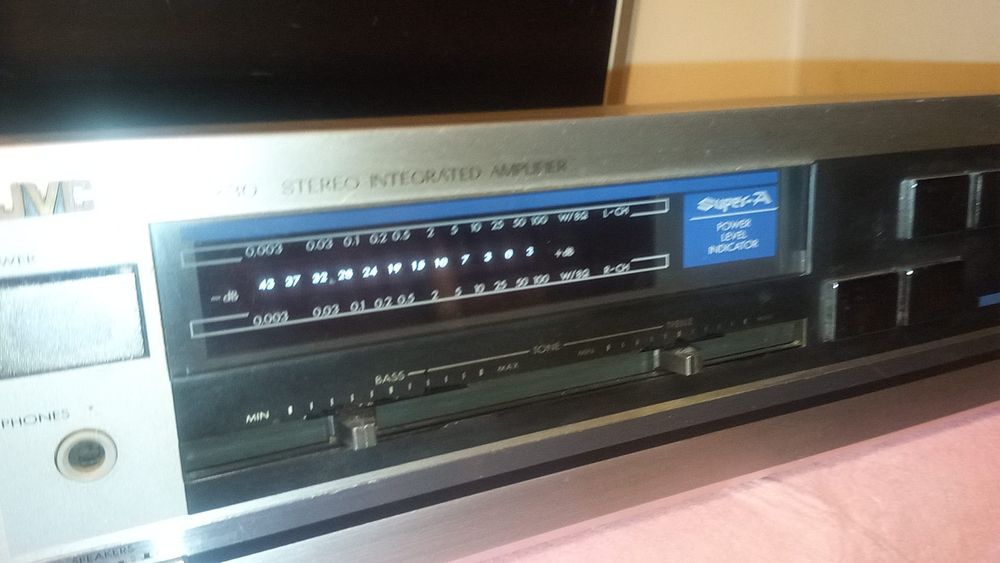 Amplificador integrado JVC mod AX30