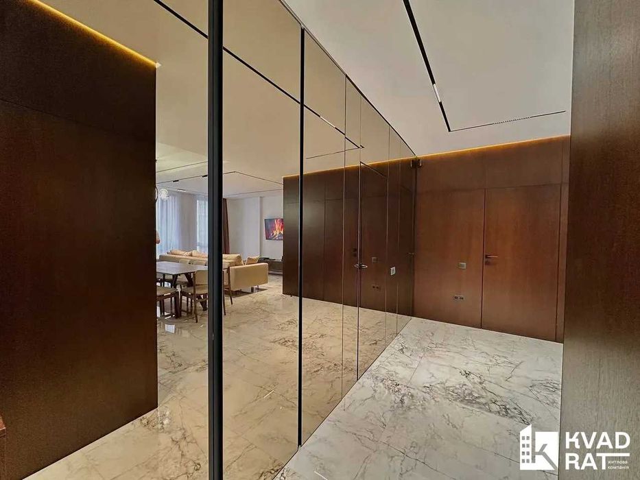 Продаж 2-кімнатної квартири з великою кухнею-студією