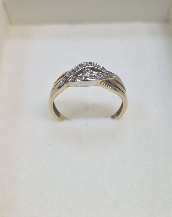 Piękny złoty pierścionek z cyrkoniami używany PR 585 rozm 15