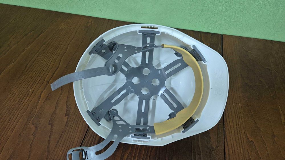 Kask ochronny dla budowlańców JSP EVO2