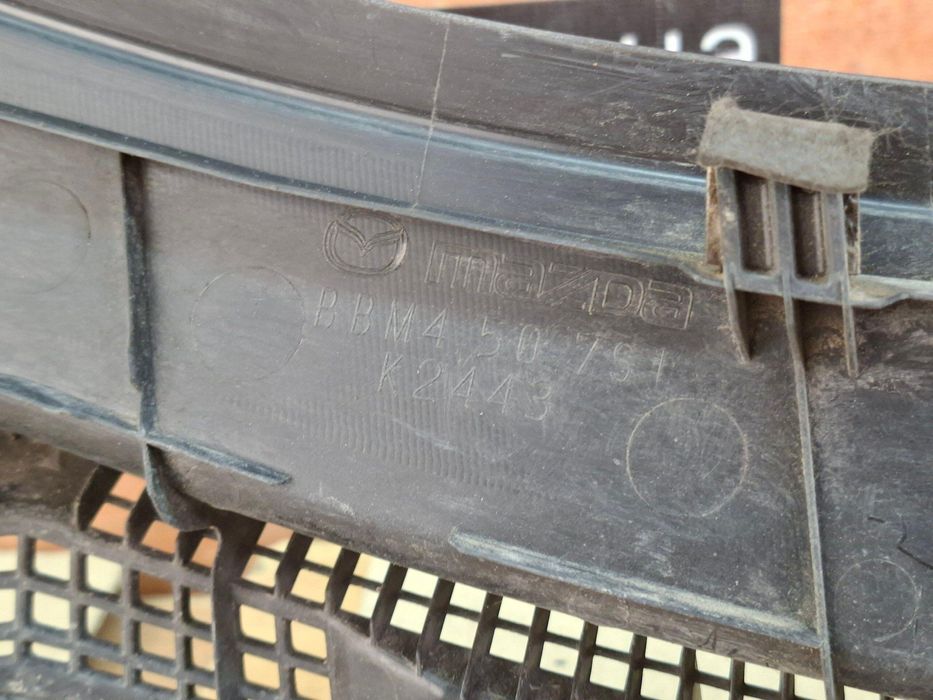 Mazda 3 BL 2009-2013 Жабо пластик под лобовое стекло BBM4-507R1