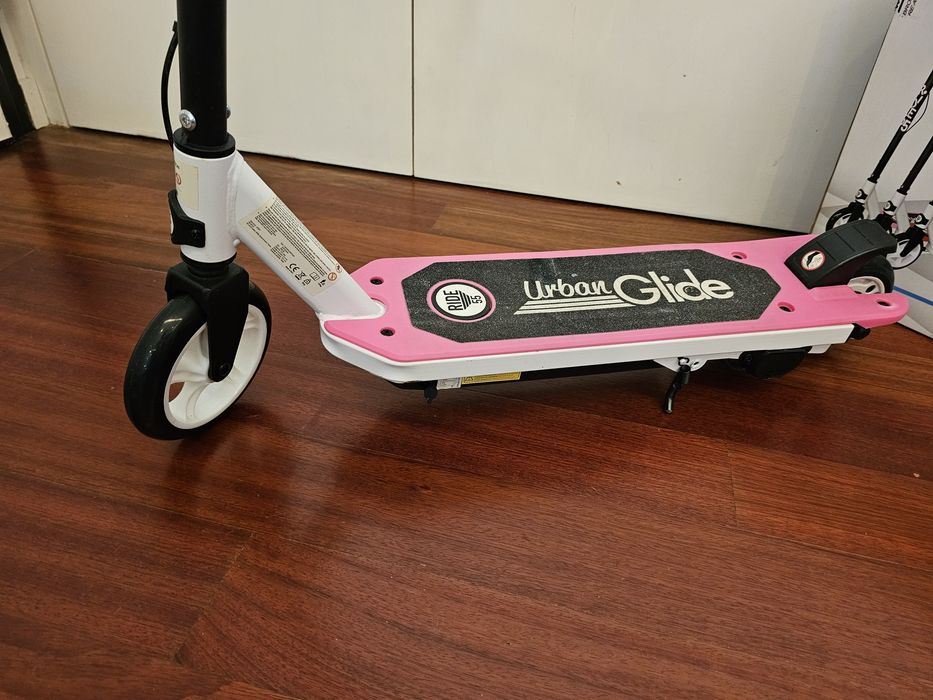 Trotinete Elétrica Criança UrbanGlide Ride 55 Rosa — Como Nova (1 utilização)

Vendo trotinete elétrica UrbanGlide Ride 55 para criança, cor rosa, em