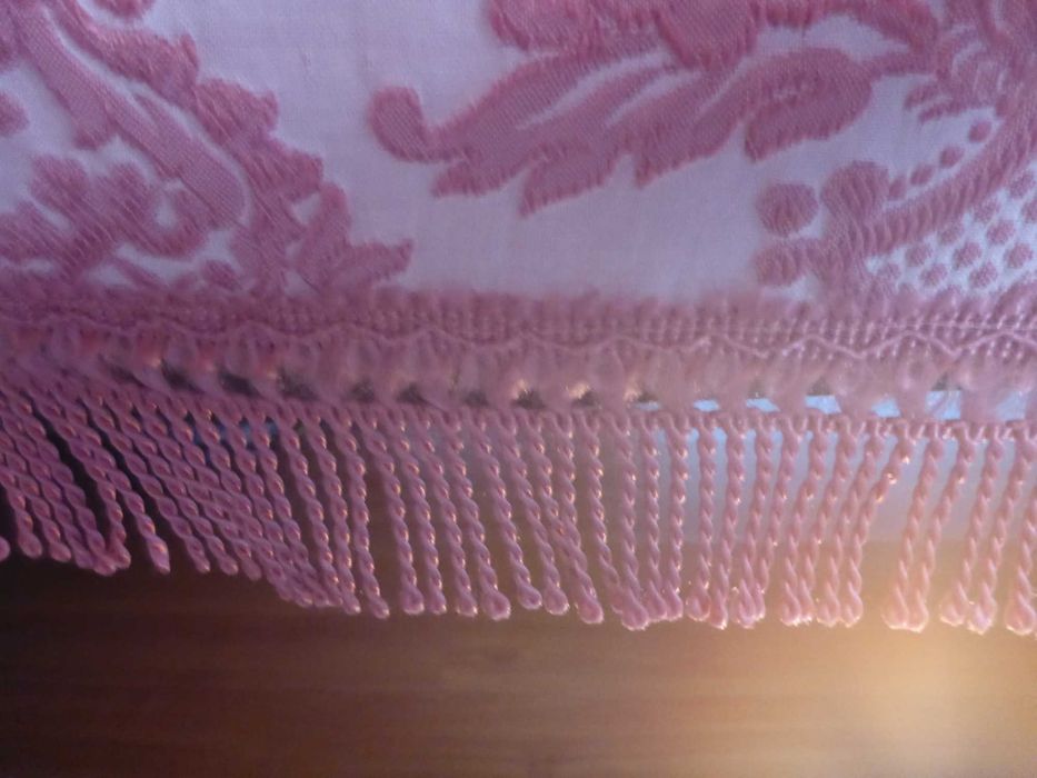 Coberta de cama jacquard - decoração acetinada de cor rosa adamascada