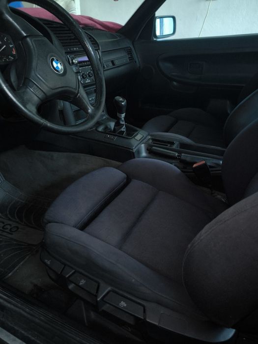 Vendo BMW 318 is E36