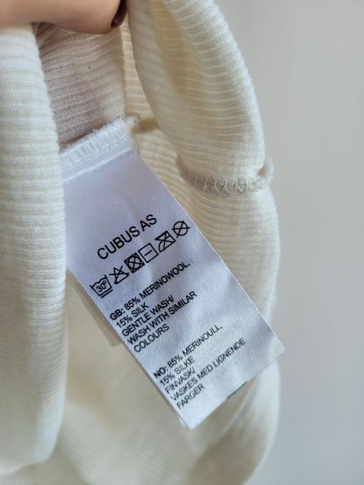 Cubus prążkowana koszulka z wełny merino i jedwabiu S