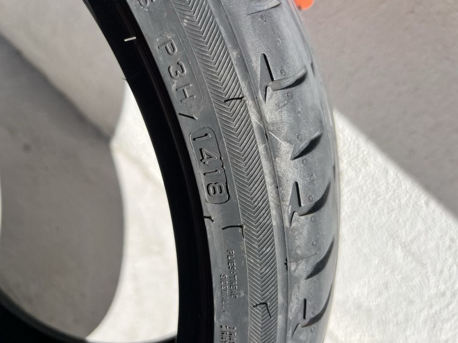225/35/18 Bridgestone 2 pneus