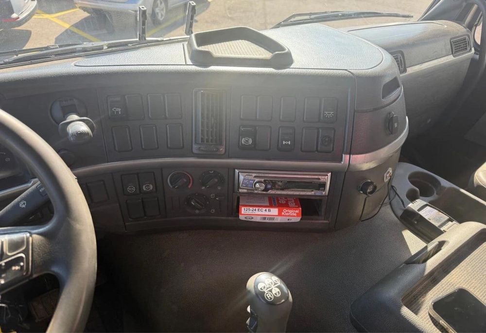 VOLVO FM300 230.000KM Grua Fassi 1223 K3 Radiocomando Tri-Basculante Impecavel Apenas 230.000km ##OPORTUNIDADE##