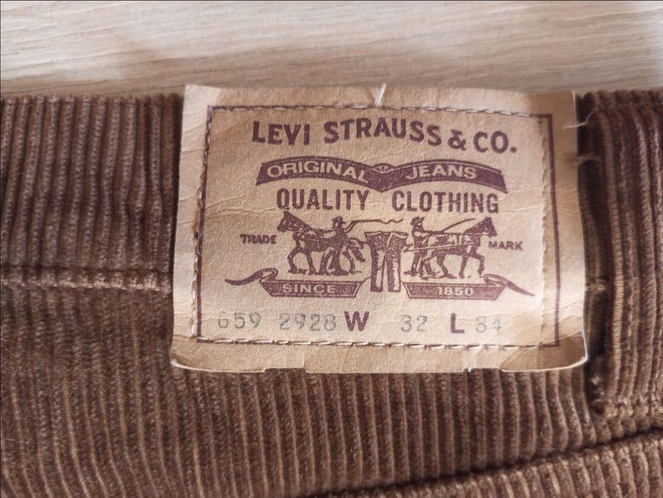 Джинси Levi's вільвєтові