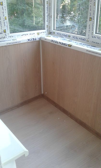 Обшивка балкона вагонкою