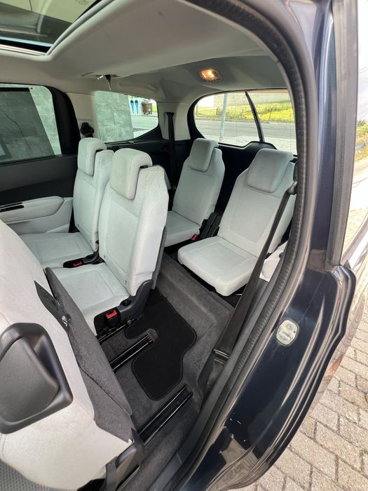 Peugeot 5008 1.6 eHDI 7 lugares