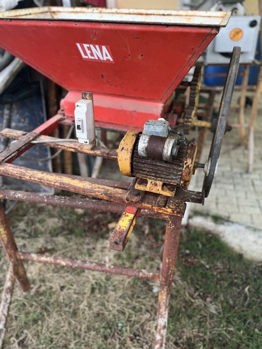 Esmagador de Uvas Eletrico Lena