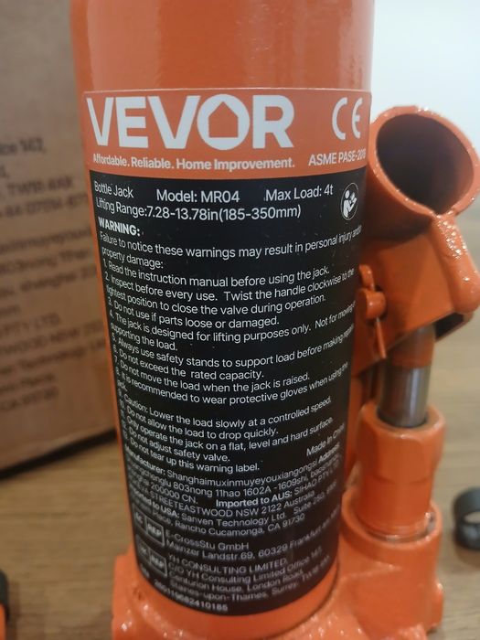 Macaco hidráulico de garrafa da marca VEVOR.
