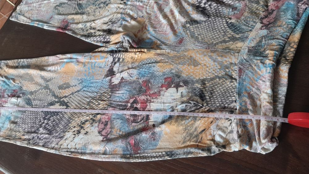 Calças Harém com 2 machos largos à frente e atrás