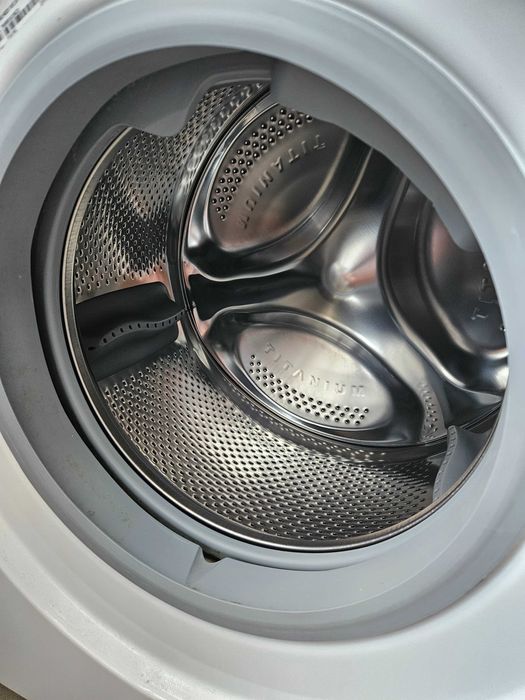 Máquina Lavar e Secar Roupa