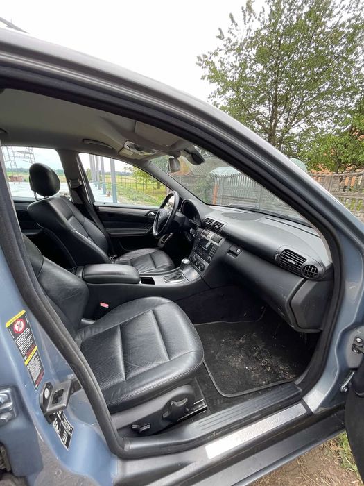 Авто для військових Mercedes-Benz c220 2004 рік автомат