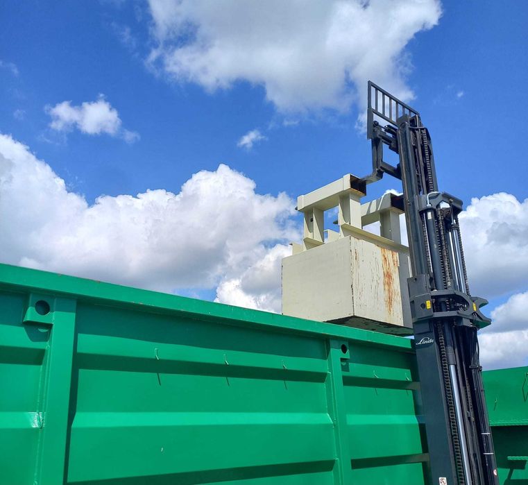 Ubijak do wózka widłowego, do odpadów w kontenerach /przemysłowy/