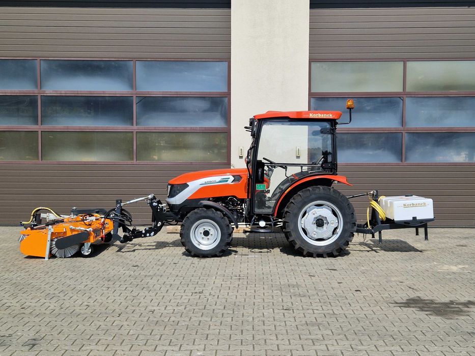 ciągnik uniwersalny 25 KM Arbos/Aupax