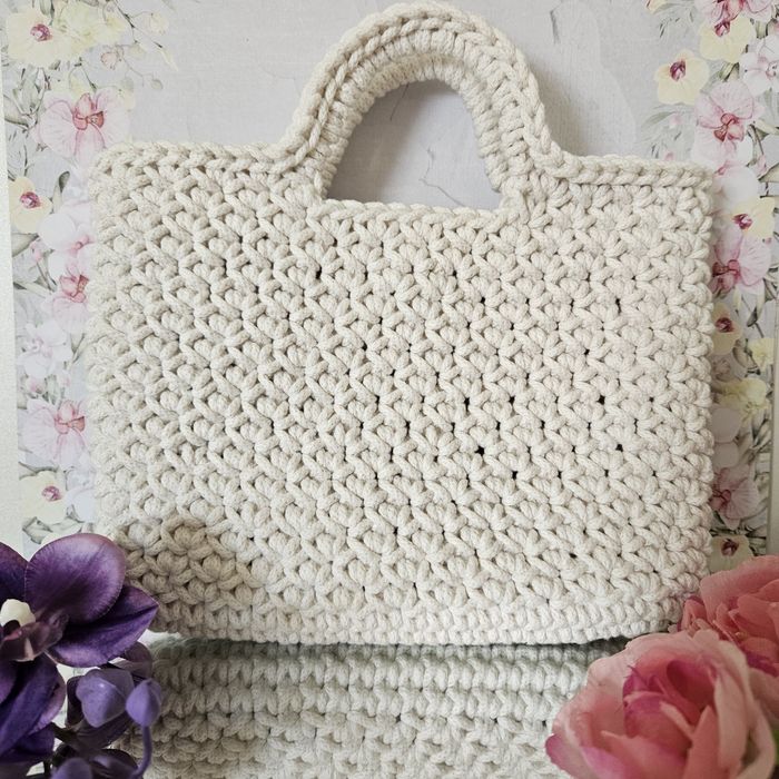 Bolsa em croché feita a mão