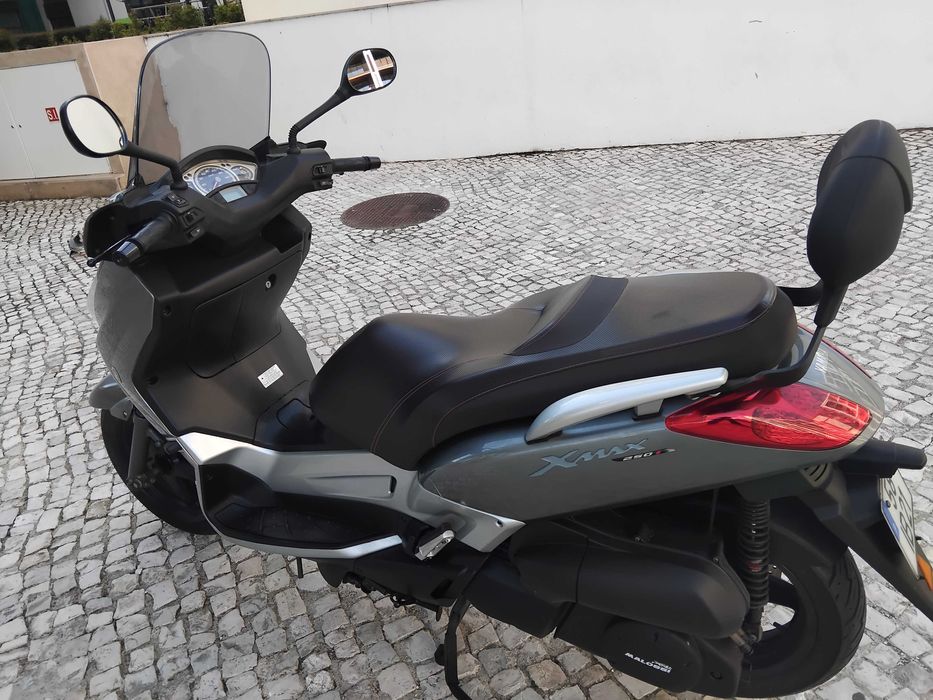 Yamaha X-MAX 250