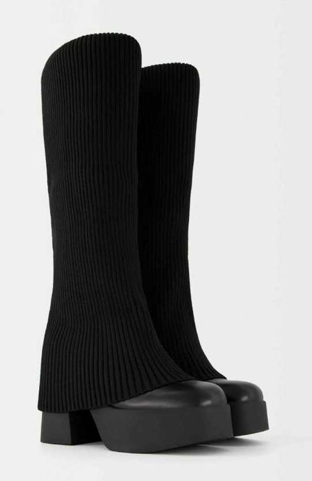 Чоботи-шкарпетки на підборах і платформі Bershka