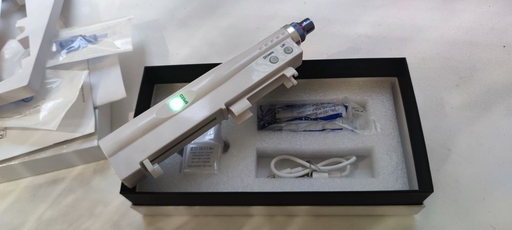 Аква Дермапен K82 мезоінжектор із подаванням сироватки з акумулятором