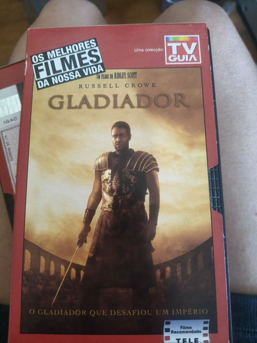 Grandes Clássicos do Cinema , coleção VHS, TV Guia alguns como Titanic, ainda por abrir, Gladiador, a Praia
