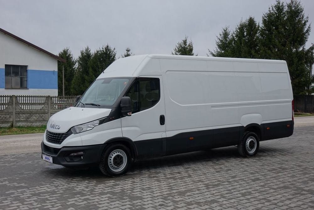 Iveco DAILY 35S18 / FURGON / BLASZAK / L4H2 / 3.0 / 180 KM / NAVI / KAMERA /  Sprowadzony / Serwisowany / Import Francja