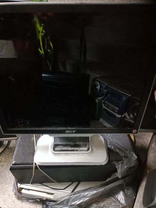 Sprzedam monitory całość