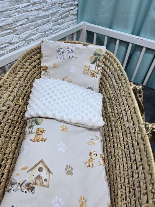 Pościel  do gondoli / kosza Mojżesza/ kolyski. Kołderka poduszka.  
Ko