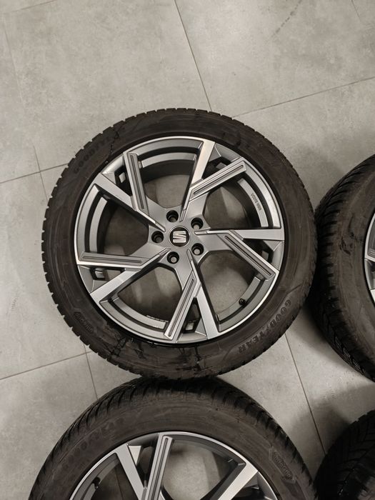 Koła Seat Tarraco 19 Goodyear UltraGrip 235/50 R19 zimowe