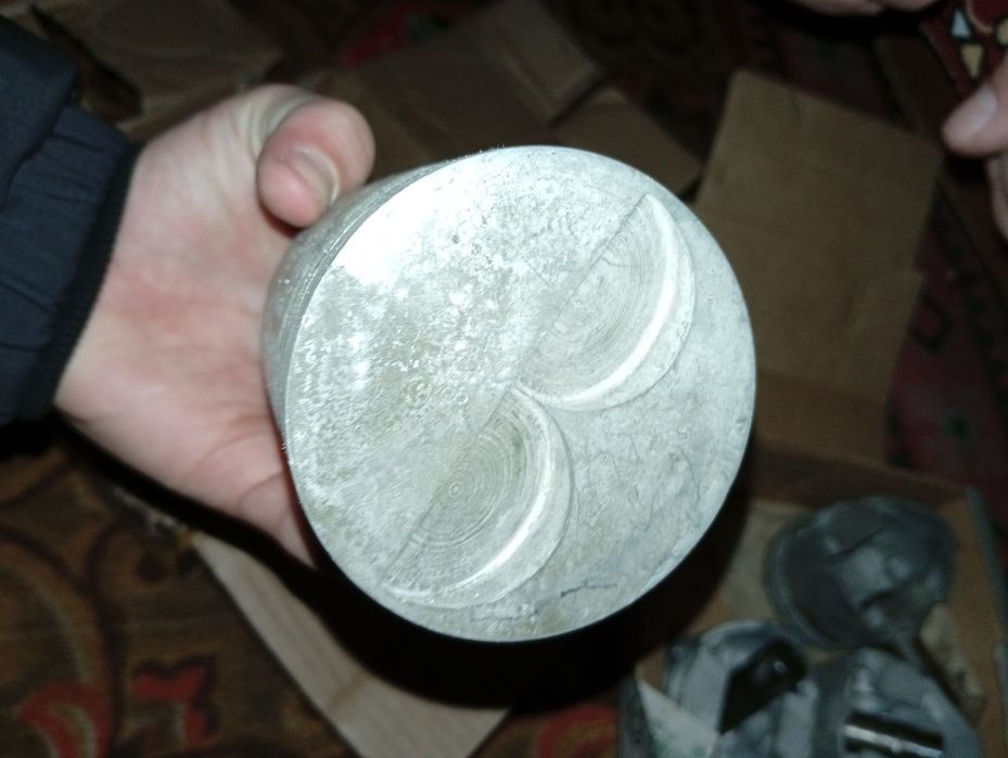 Продам Поршні для сімейства жигулів ВАЗ 2101-ВАЗ 2106. Нові!!