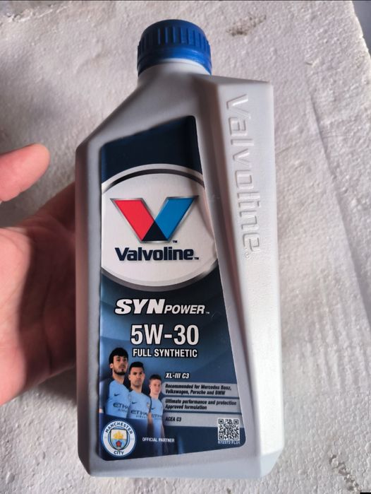 Моторна олива Valvoline Synpower 5W-30 1 л