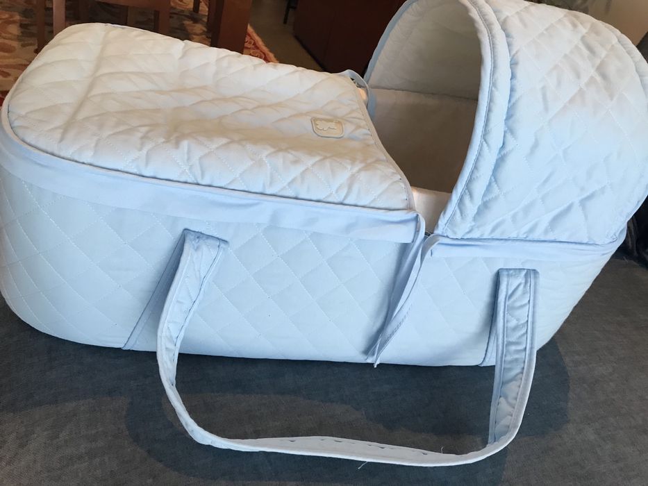 Alcofa Zippy em azul bebé