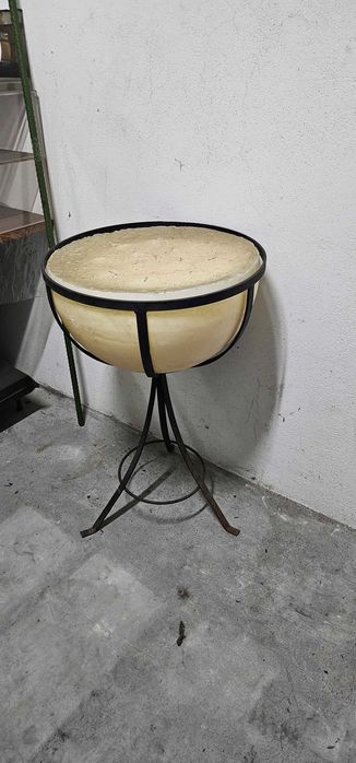 Vela grande com suporte de ferro